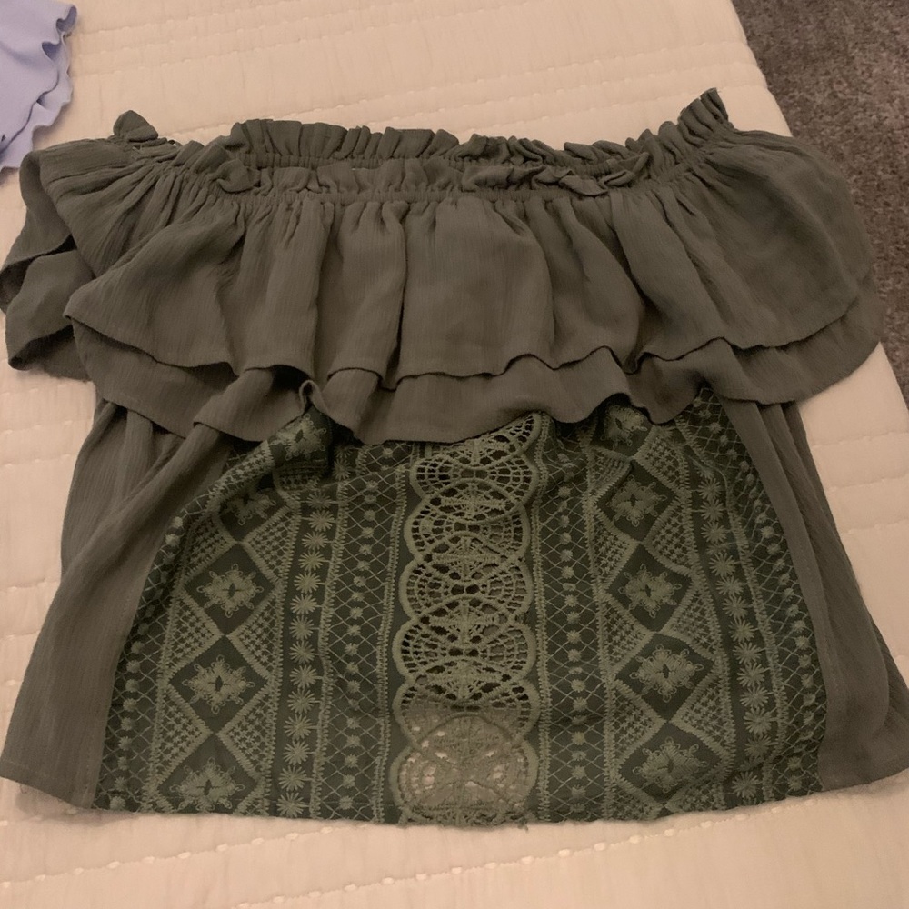 Off shoulder American Eagle shirt